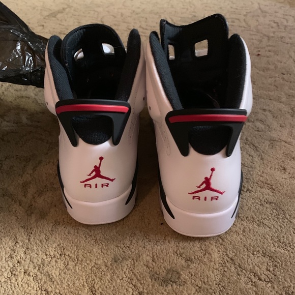 Jordan 6 carmine - Picture 2 of 4